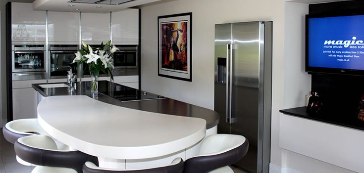 Curved or straight lined design | Kitchen Design Centre