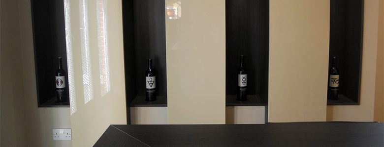 Six-reasons-to-consider-open-shelving-wine