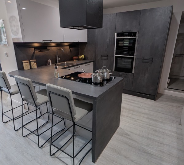 Concrete Graphite & Laser Brilliant White