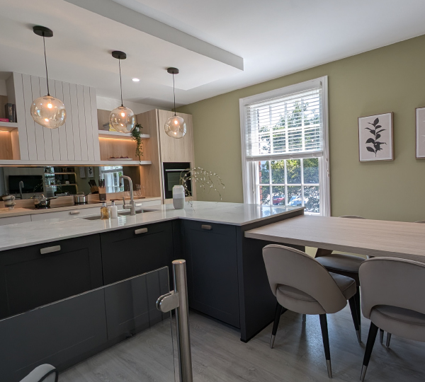 Taupe Graphite & Montreal Light Oak